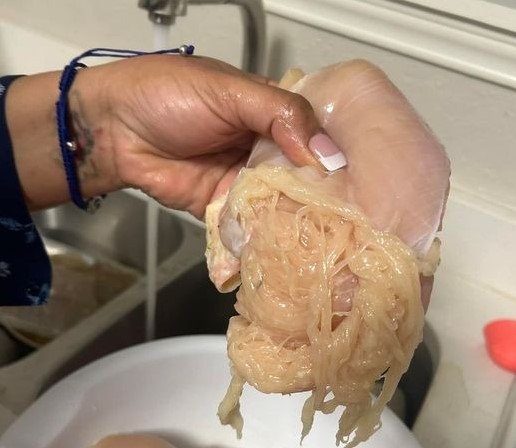 P3. Mom shares disgusting photo of chicken breast that shreds into spaghetti